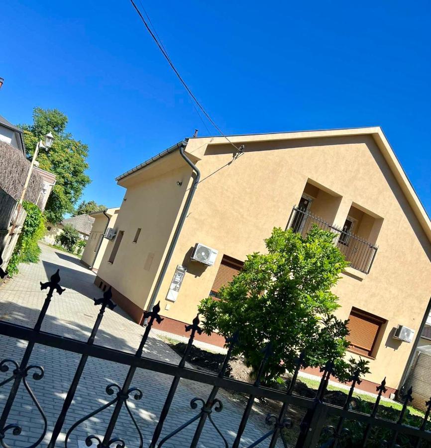 Zsuzsa Apartman Hajdúszoboszló Zewnętrze zdjęcie